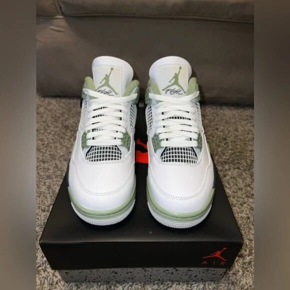 Jordan 4 (Seafoam) Size 9W-7.5M - Picture 4 of 9